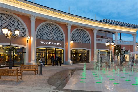 luxury outlets in italy.